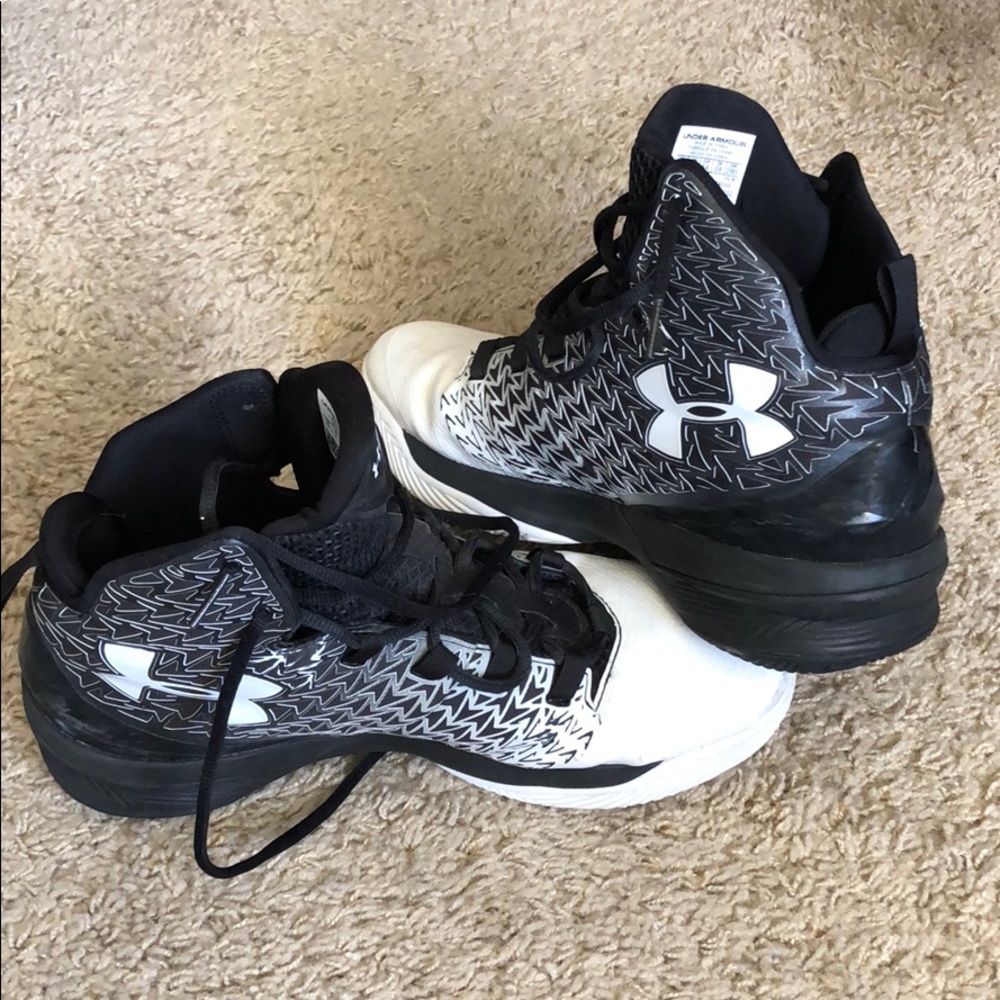 Under Armour Clutch Drive Basketball Shoes